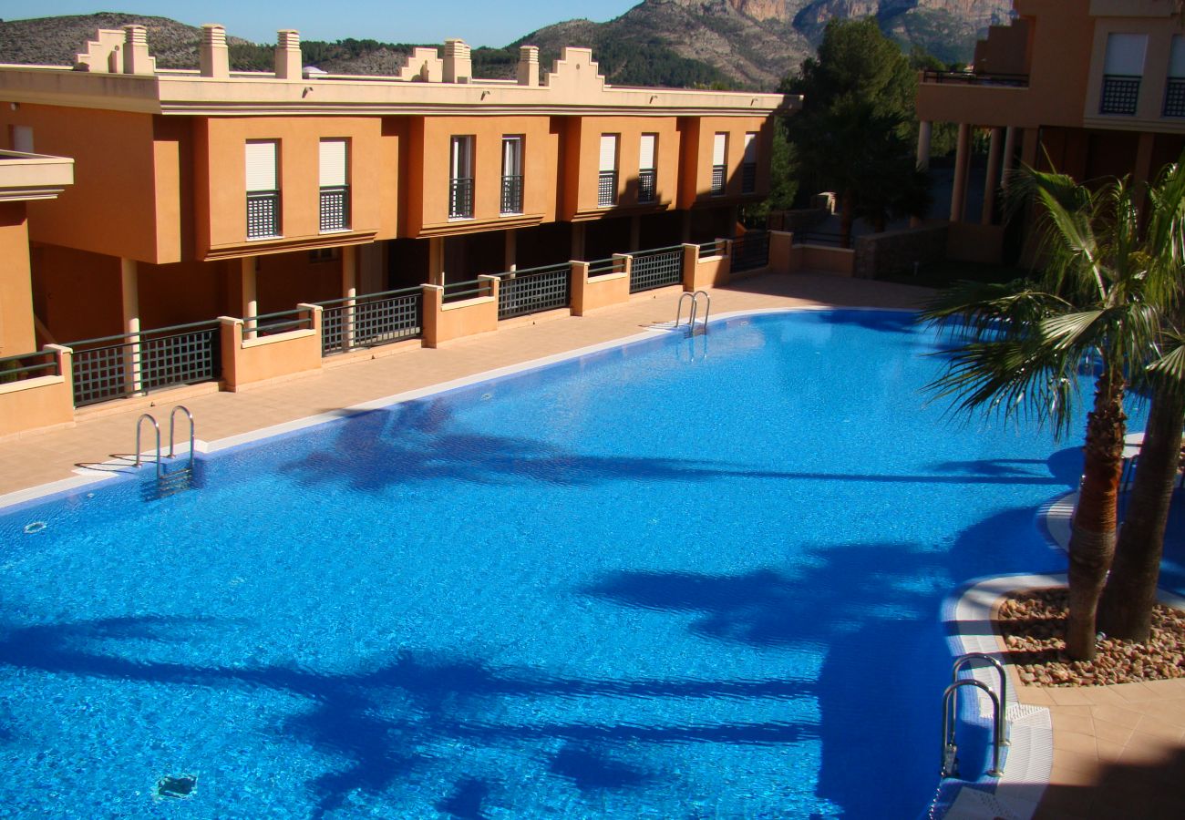 serviden - la sella - jacaranda serviden, alquiler, la sella, deniaplaya.com, vacaciones rurales, hotel con encanto, senderismo, tenis, sakya, jardin albarda