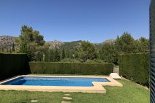 serviden, alquiler, la sella, deniaplaya.com, vacaciones rurales, hotel con encanto, senderismo, tenis, sakya, jardin albarda