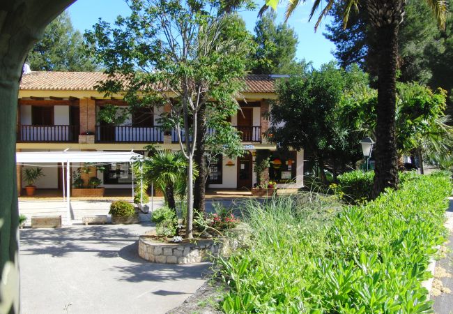 serviden - la sella - aptos la sella serviden, alquiler, la sella, deniaplaya.com, vacaciones rurales, hotel con encanto, senderismo, tenis, sakya, jardin albarda