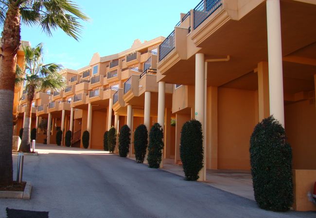 serviden - la sella - jacaranda serviden, alquiler, la sella, deniaplaya.com, vacaciones rurales, hotel con encanto, senderismo, tenis, sakya, jardin albarda