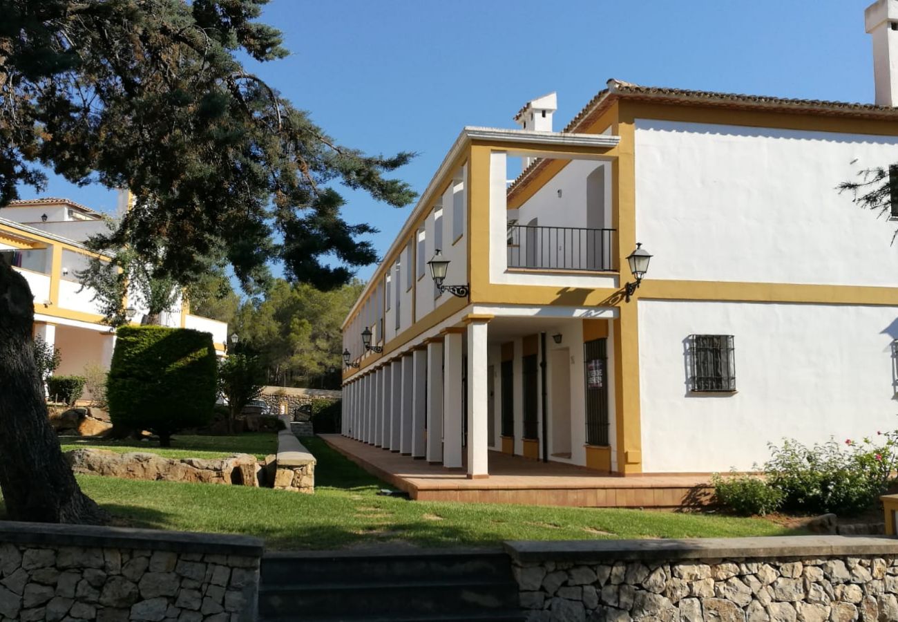 serviden - la sella - zarzas serviden, alquiler, la sella, deniaplaya.com, vacaciones rurales, hotel con encanto, senderismo, tenis, sakya, jardin albarda