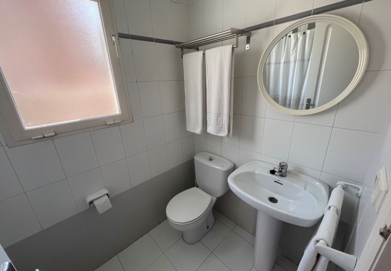 Badezimmer mit Fenster Kleines Badezimmer mit Dusche