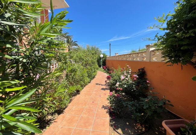 Ferienwohnung in Denia - TETOM BAJO EN PRIMERA LINEA DE PLAYA Ferienwohnung in Denia - TETOM BAJO EN PRIMERA LINEA DE PLAYA