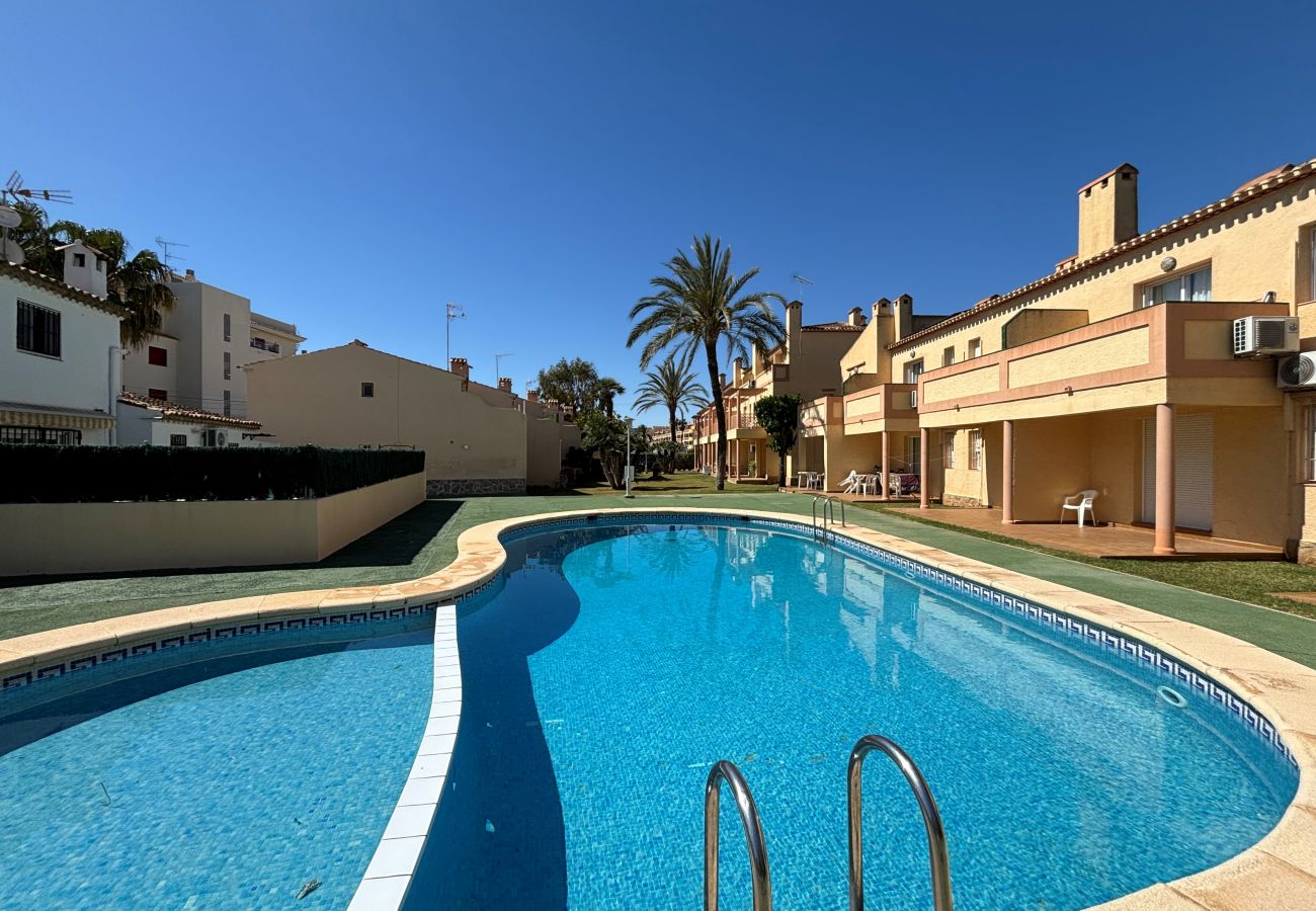 Large garden for sunbathing Urbanization with swimming pool near the sea
