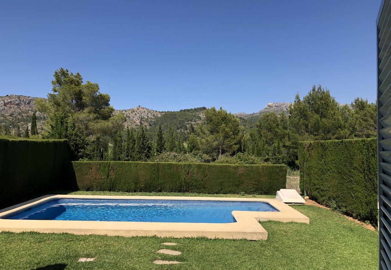 villa el pinaret serviden, loyer, la sella, deniaplaya.com, vacances à la campagne, hôtel de charme, randonnée, tennis,  jardin de albarda